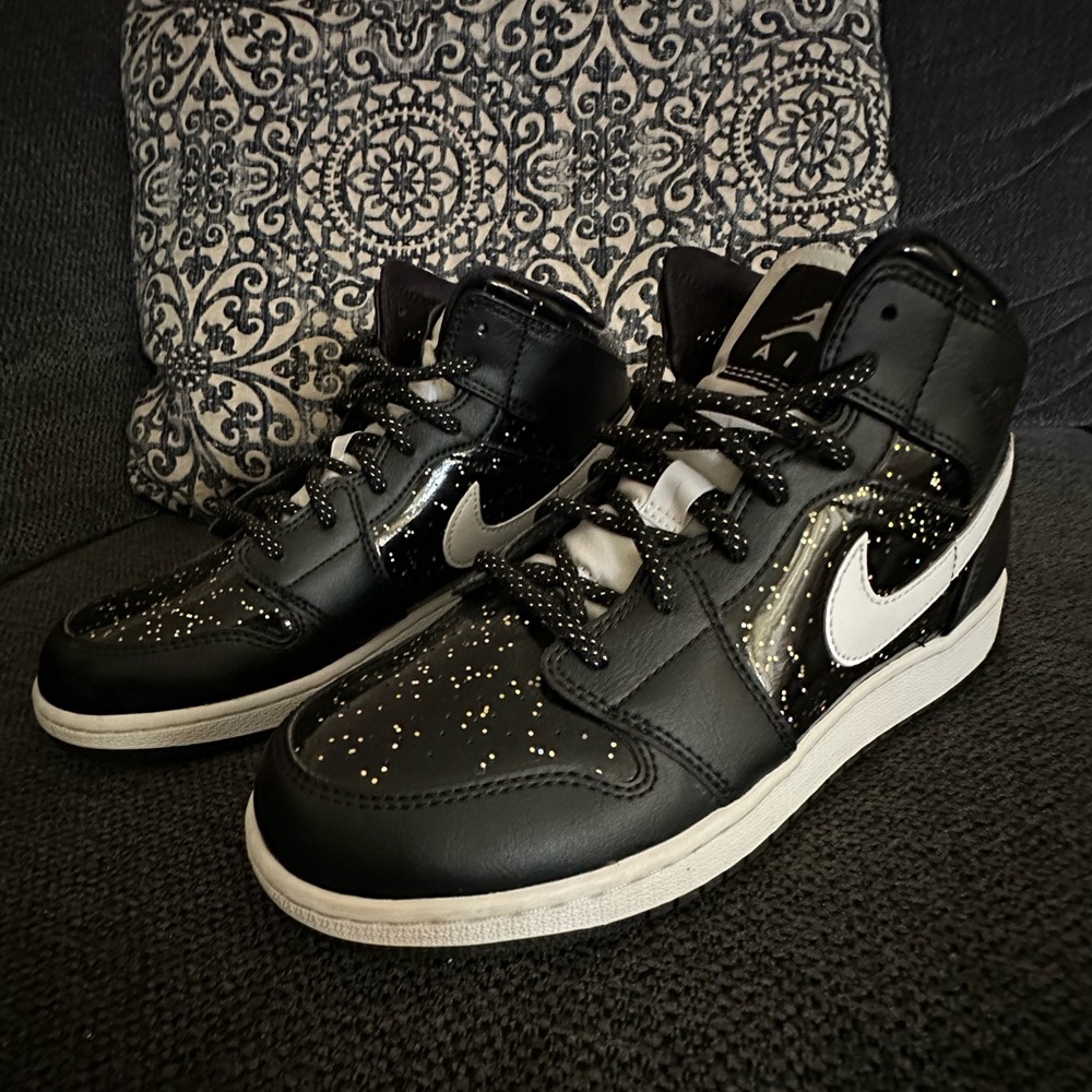 EUC Youth size 6 Jordan 1’s